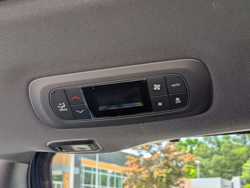 New 2025 Chrysler Pacifica Limited image 20