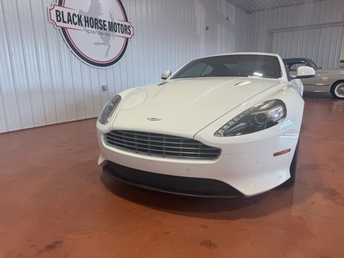 Used 2015 Aston Martin DB9 Coupe image 4