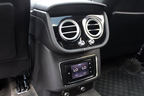 Used 2018 Bentley Bentayga image 39