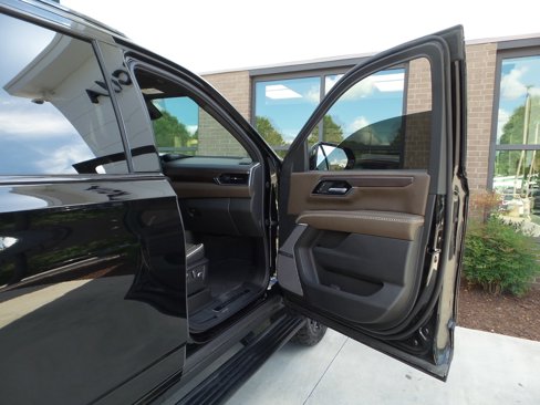Used 2025 GMC Yukon Denali Ultimate image 40