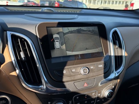 Used 2018 Chevrolet Equinox Premier image 20