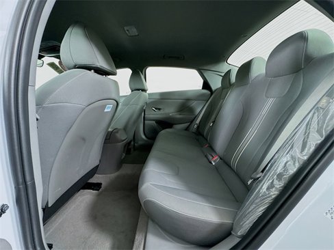Used 2024 Hyundai Elantra SEL image 36