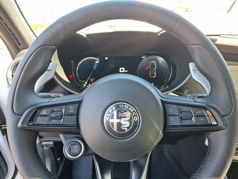 New 2025 Alfa Romeo Giulia AWD image 12
