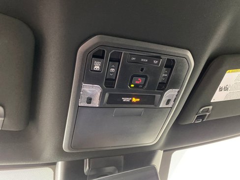 New 2025 Toyota Tundra Limited image 28