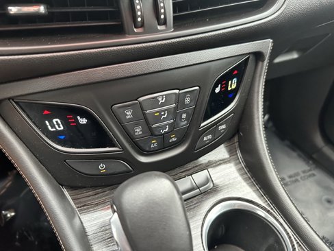 Used 2017 Buick Envision Essence image 26