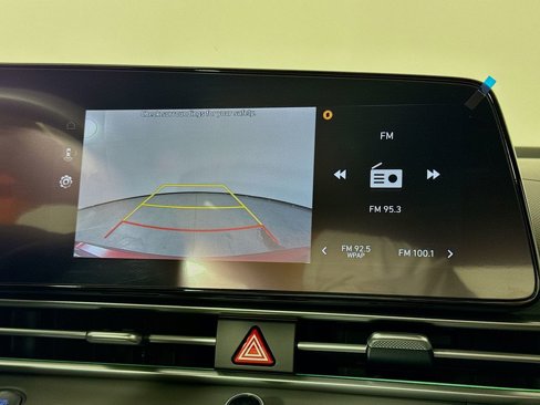 Certified 2025 Hyundai Elantra SEL image 14