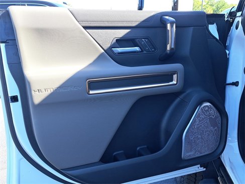 New 2025 GMC Hummer EV 2X image 10