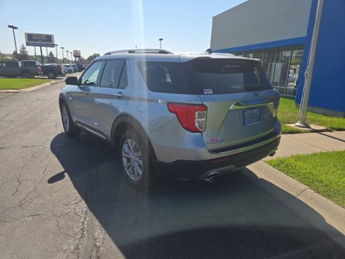 Used 2023 Ford Explorer Limited image 7