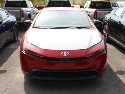 New 2026 Toyota Prius LE image 2