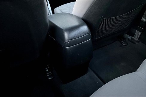 Used 2016 Hyundai Elantra SE image 16