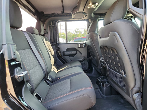 Used 2023 Jeep Gladiator Mojave w/ Cold Weather Group image 15