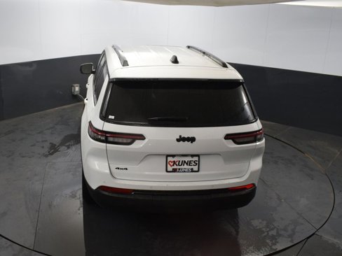 New 2025 Jeep Grand Cherokee L Altitude image 36