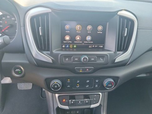Used 2024 GMC Terrain SLE image 22