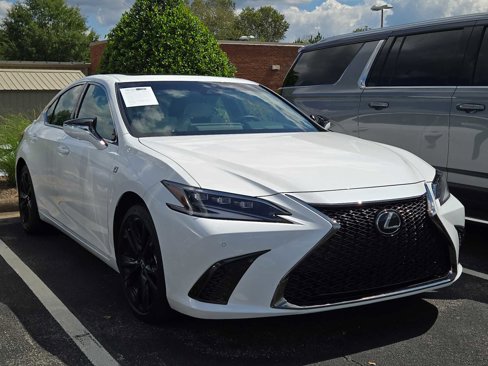 Used 2024 Lexus ES 300h F Sport image 1