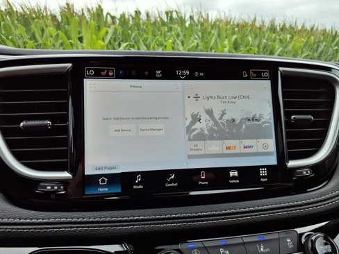 New 2026 Chrysler Pacifica Select image 11