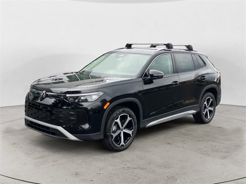 New 2025 Volkswagen Tiguan SE image 2