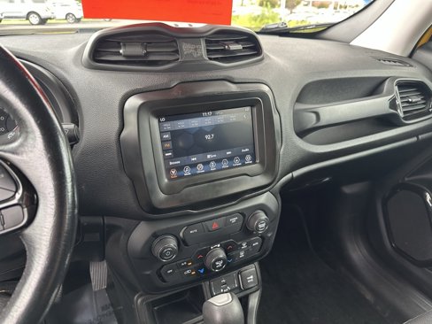 Used 2018 Jeep Renegade Altitude w/ Popular Equipment Group image 25
