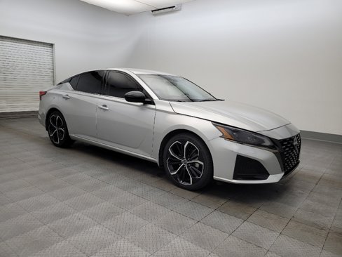 Used 2023 Nissan Altima 2.5 SR image 11