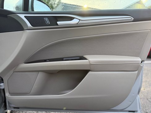 Used 2019 Ford Fusion SE image 37