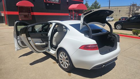 Used 2019 Jaguar XE image 18