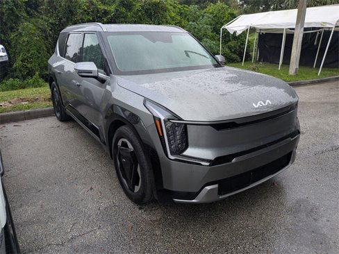 Certified 2024 Kia EV9 Land image 1