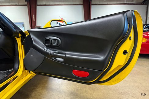 Used 2002 Chevrolet Corvette Convertible w/ Preferred Equipment Group2 image 59