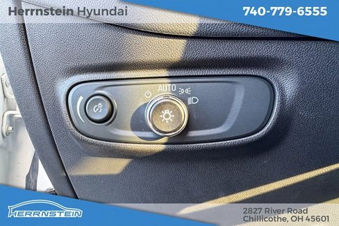Used 2019 Chevrolet Equinox LT image 18