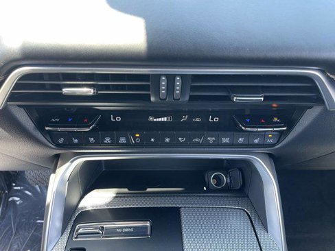 New 2025 MAZDA CX-70 Plug-In Hybrid w/ Premium Plus image 29