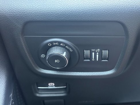 New 2025 Jeep Grand Cherokee Overland image 38