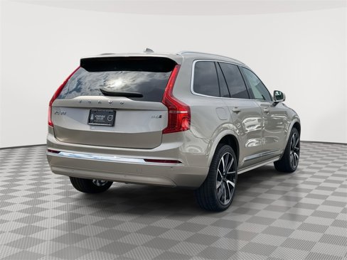 Used 2024 Volvo XC90 B6 Plus w/ Protection Package image 4