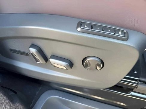 New 2025 Volkswagen ID. Buzz Pro S image 28