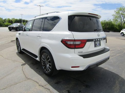 Used 2024 Nissan Armada Platinum w/ Captain's Chairs Package image 5