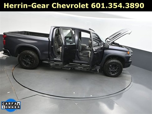 Used 2023 Chevrolet Silverado 1500 ZR2 w/ Technology Package image 52