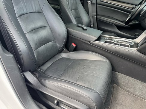 Used 2021 Honda Accord Touring image 27