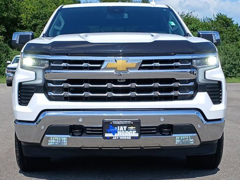 Used 2025 Chevrolet Silverado 1500 LTZ image 32