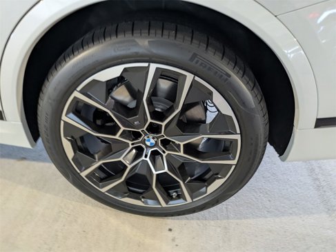 New 2026 BMW X7 M60i image 6