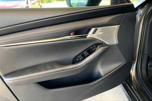 New 2026 MAZDA MAZDA3 Hatchback w/Premium Plus Pkg image 10