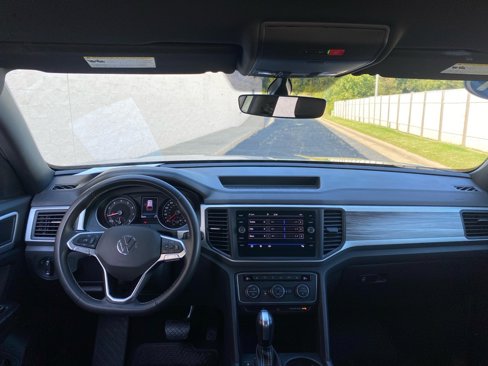 Used 2021 Volkswagen Atlas Cross Sport SE image 18