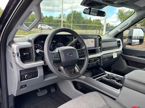 Used 2025 Ford F250 XLT w/ 360-Degree Camera Package image 17