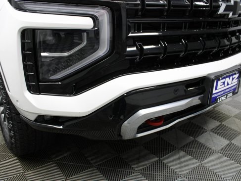Used 2025 Chevrolet Suburban Z71 image 52