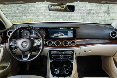 Used 2017 Mercedes-Benz E 300 4MATIC image 24