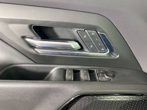 New 2025 Chevrolet Silverado EV LT image 23