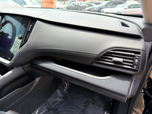 Used 2020 Subaru Outback Premium image 31