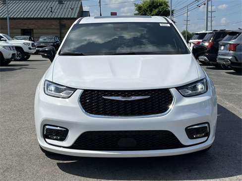 New 2025 Chrysler Pacifica Select image 2
