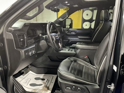 Used 2025 GMC Sierra 2500 AT4X image 11