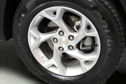 Used 2024 Chevrolet Trax LS w/ LS Convenience Package image 6