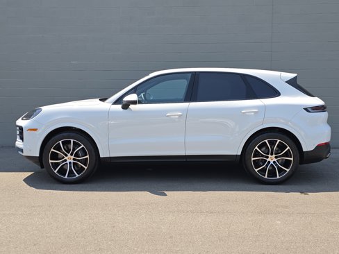 New 2025 Porsche Cayenne image 2