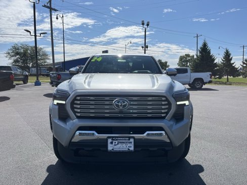 Used 2024 Toyota Tacoma Limited image 2