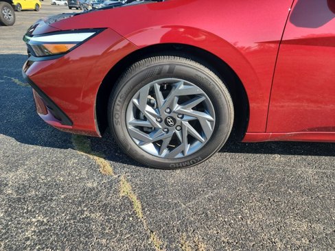 Certified 2024 Hyundai Elantra SEL image 35