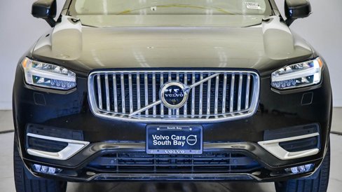 Certified 2025 Volvo XC90 B6 Plus image 8